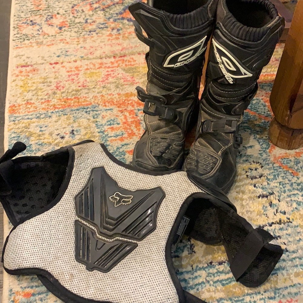 Boys size 3 riding boots